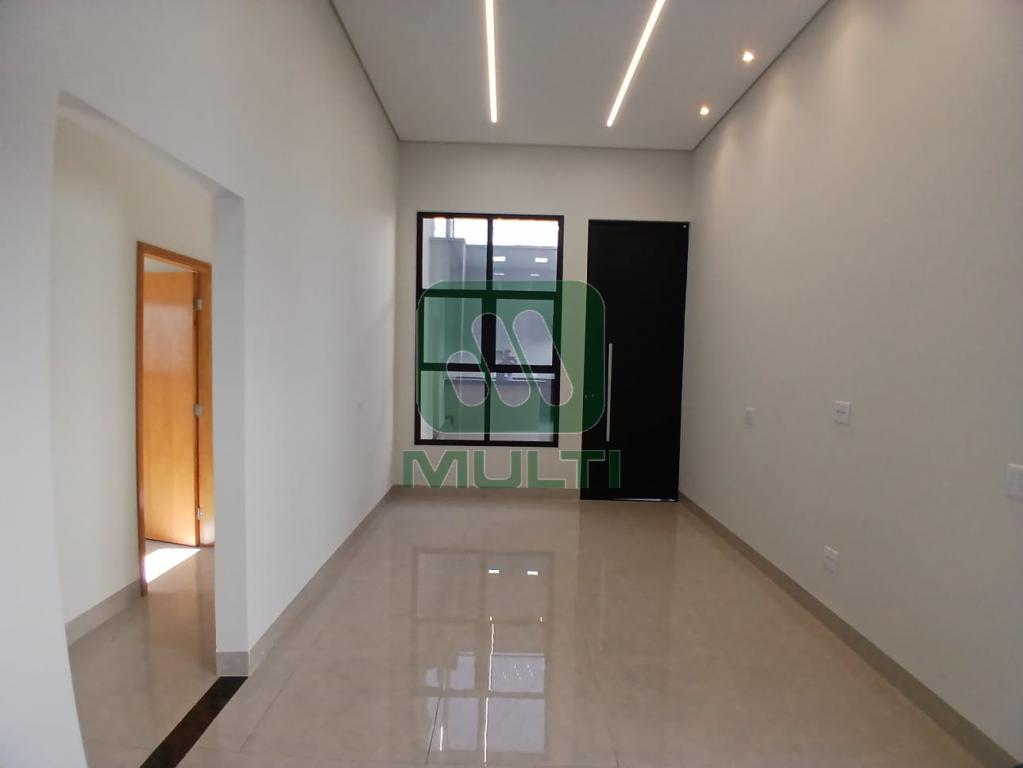 Casa à venda com 3 quartos, 71m² - Foto 3