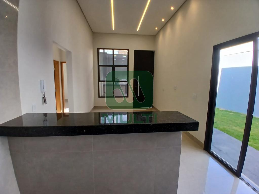 Casa à venda com 3 quartos, 71m² - Foto 4