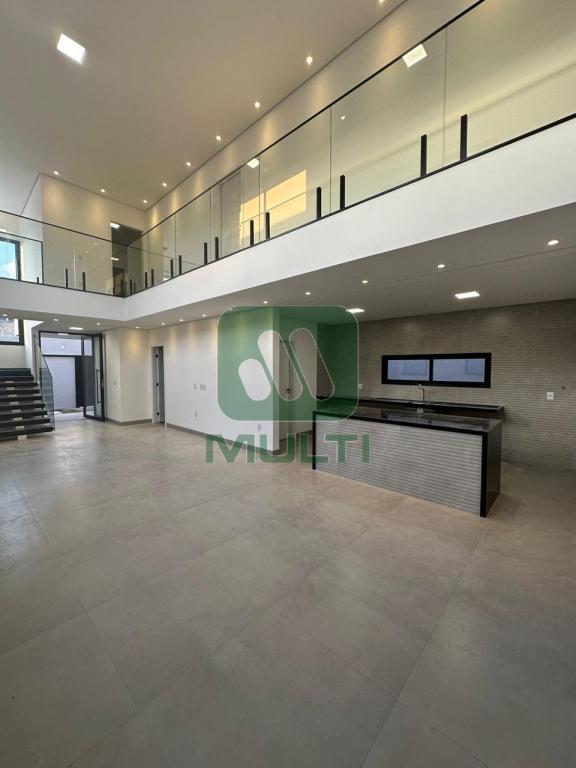 Casa à venda com 3 quartos, 265m² - Foto 3