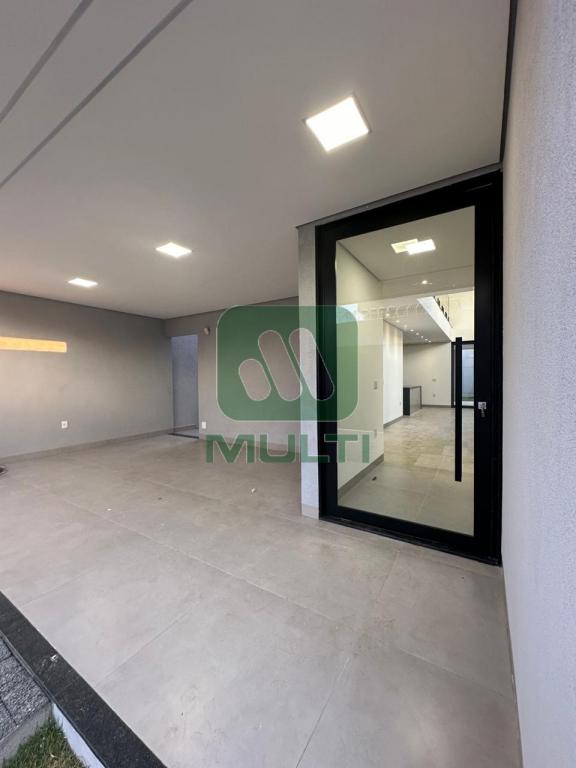 Casa à venda com 3 quartos, 265m² - Foto 4