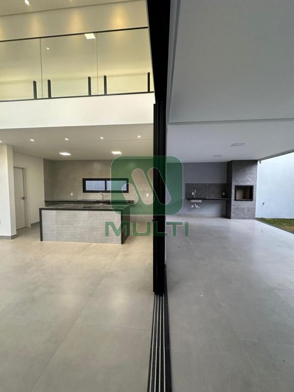 Casa à venda com 3 quartos, 265m² - Foto 5