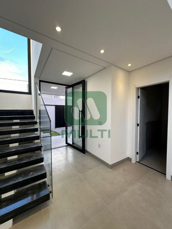 Casa à venda com 3 quartos, 265m² - Foto 9