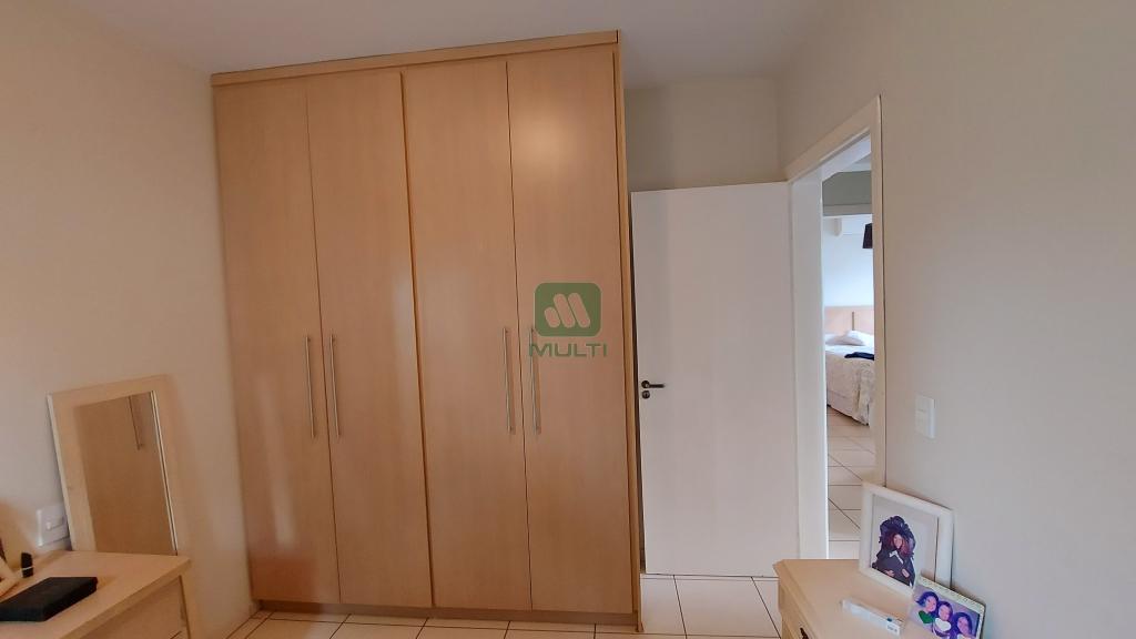 Apartamento à venda com 3 quartos, 122m² - Foto 11