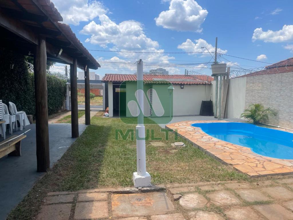 Casa à venda com 3 quartos, 120m² - Foto 8