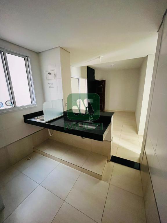 Prédio Inteiro à venda com 2 quartos, 50m² - Foto 2