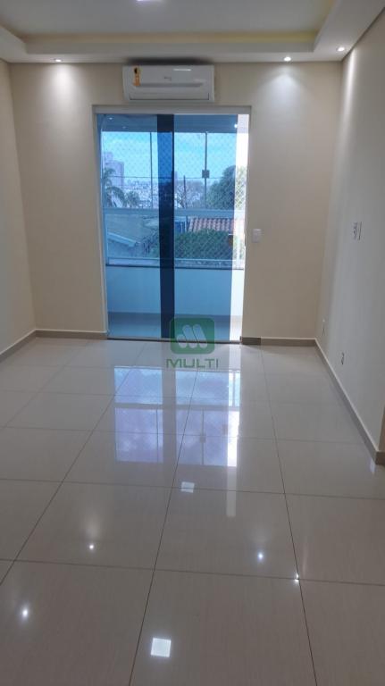 Apartamento à venda com 2 quartos, 62m² - Foto 1