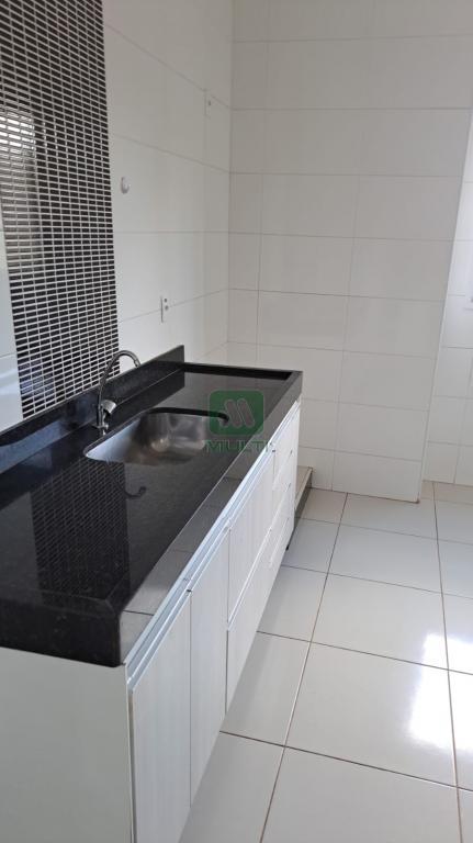 Apartamento à venda com 2 quartos, 62m² - Foto 2