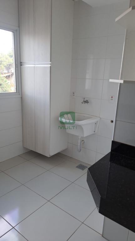 Apartamento à venda com 2 quartos, 62m² - Foto 3