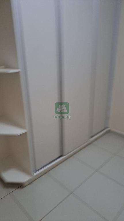 Apartamento à venda com 2 quartos, 62m² - Foto 4