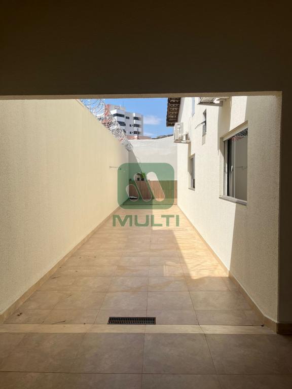 Casa à venda com 3 quartos, 190m² - Foto 13