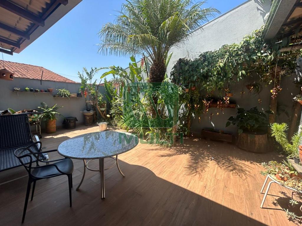 Casa à venda com 3 quartos, 250m² - Foto 12