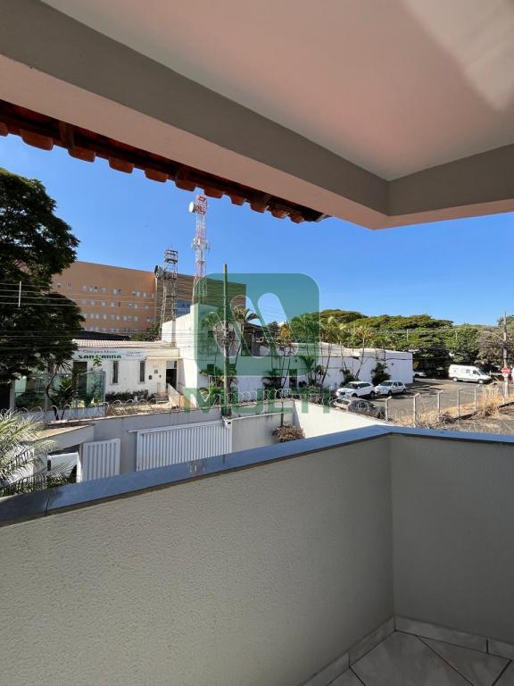 Casa à venda com 3 quartos, 313m² - Foto 4