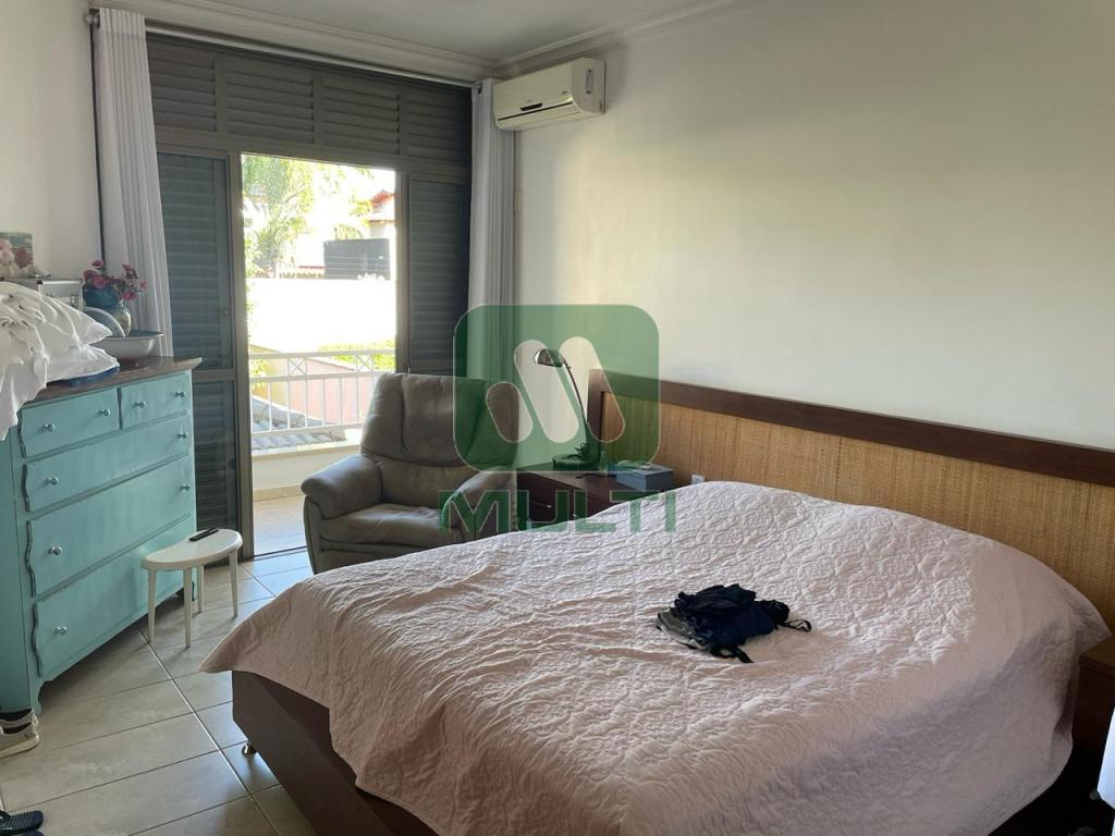 Casa à venda com 4 quartos, 600m² - Foto 15