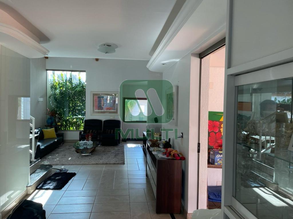 Casa à venda com 4 quartos, 600m² - Foto 17