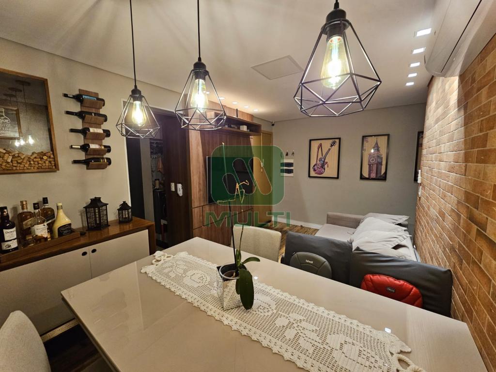 Apartamento à venda com 2 quartos, 66m² - Foto 4