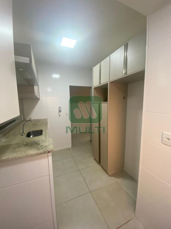 Apartamento à venda com 3 quartos, 75m² - Foto 8