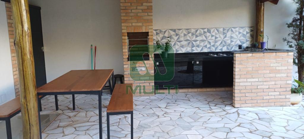 Casa à venda com 3 quartos, 280m² - Foto 11