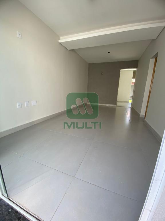 Casa à venda com 4 quartos, 150m² - Foto 1