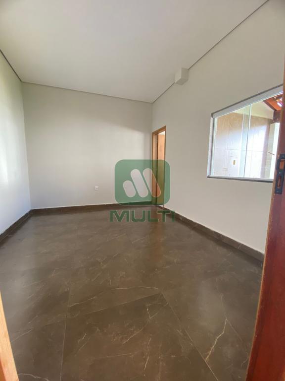 Casa à venda com 4 quartos, 150m² - Foto 3