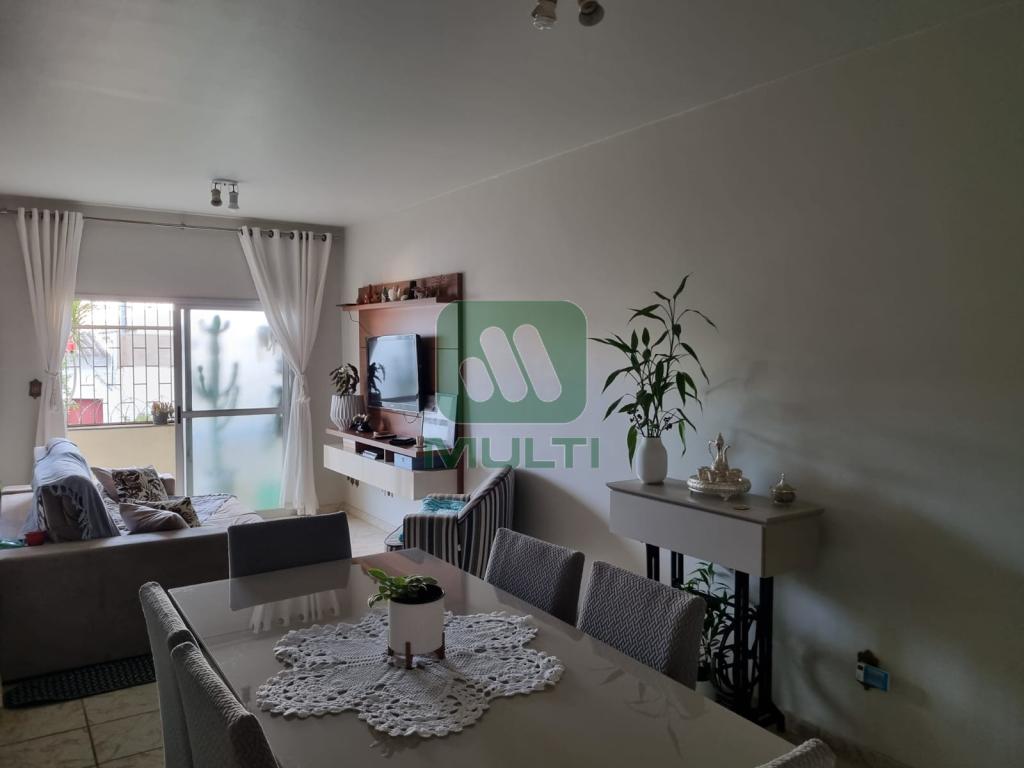 Apartamento à venda com 3 quartos, 98m² - Foto 1