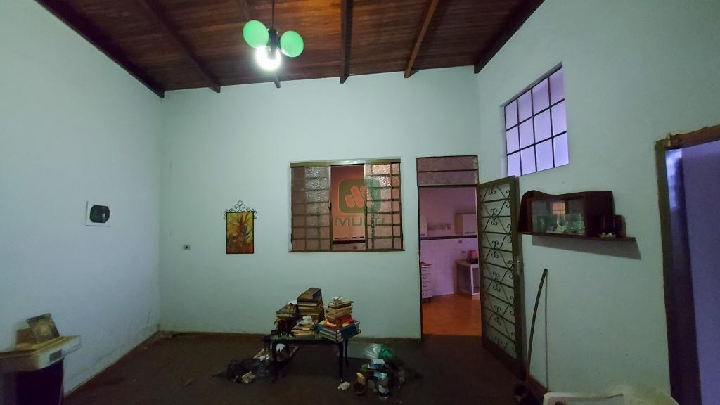 Casa à venda com 2 quartos, 150m² - Foto 4