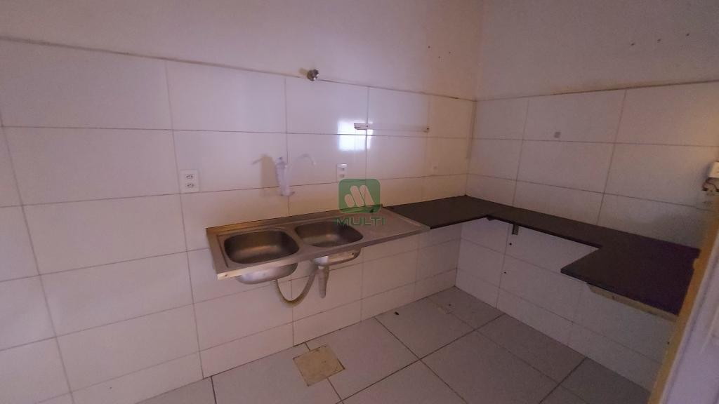 Casa à venda com 2 quartos, 150m² - Foto 10