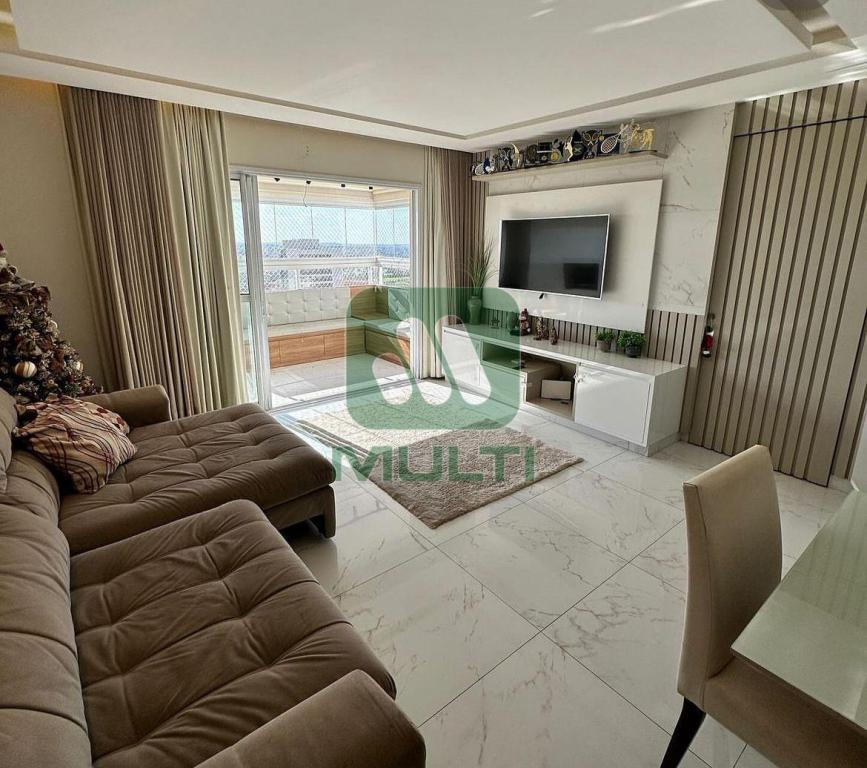 Apartamento à venda com 3 quartos, 109m² - Foto 1