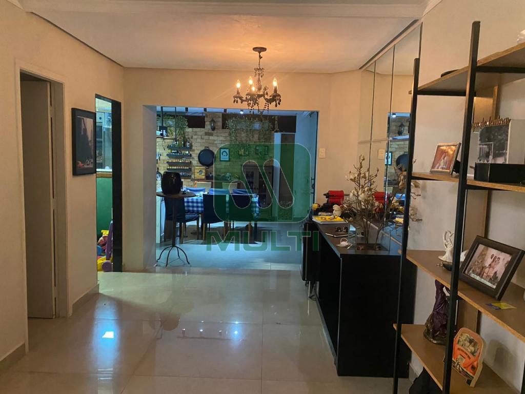 Casa de Condomínio à venda com 3 quartos, 160m² - Foto 2