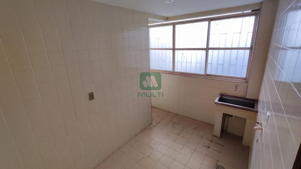 Apartamento à venda com 2 quartos, 92m² - Foto 3