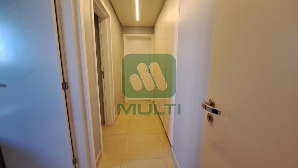 Apartamento à venda com 3 quartos, 198m² - Foto 12