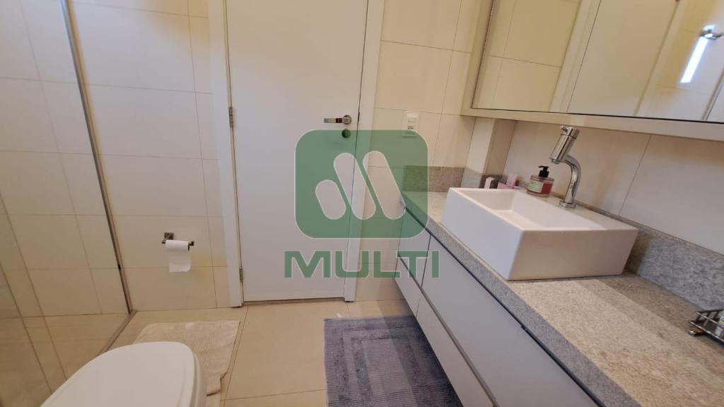 Apartamento à venda com 3 quartos, 198m² - Foto 18