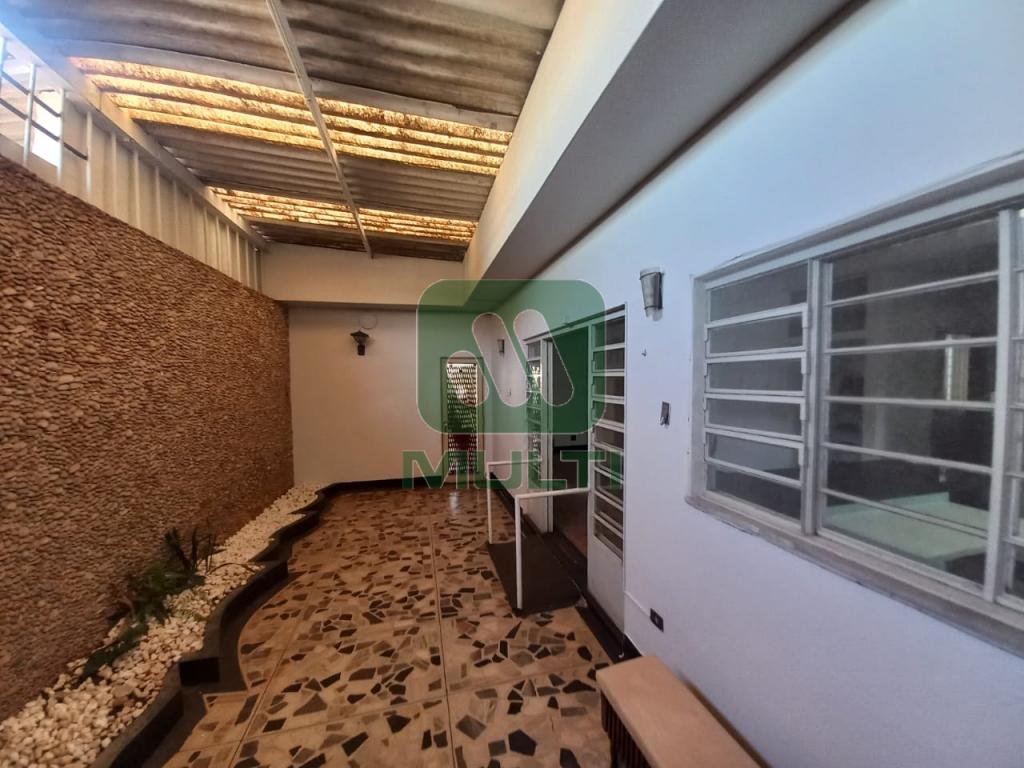 Casa à venda com 3 quartos, 280m² - Foto 4