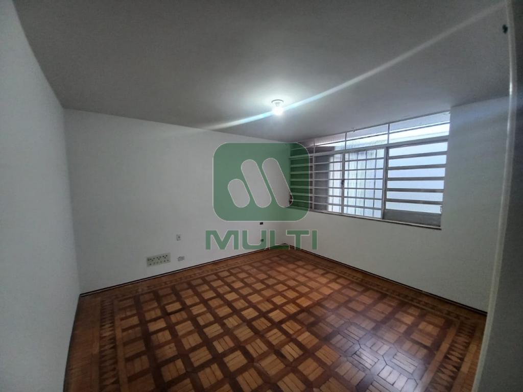 Casa à venda com 3 quartos, 280m² - Foto 7