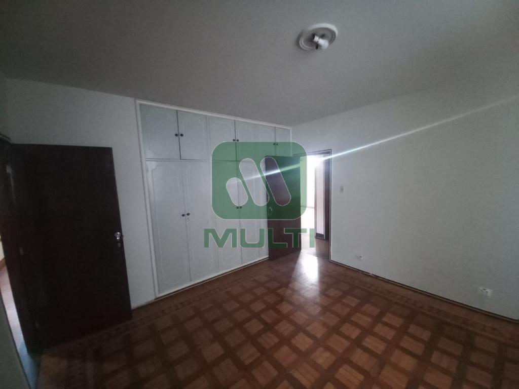 Casa à venda com 3 quartos, 280m² - Foto 10