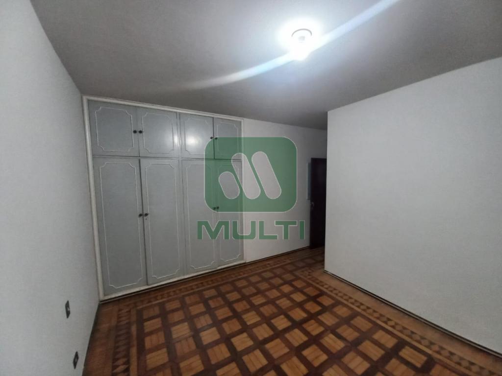 Casa à venda com 3 quartos, 280m² - Foto 16