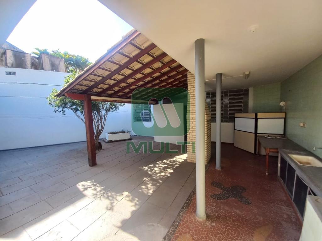 Casa à venda com 3 quartos, 280m² - Foto 18