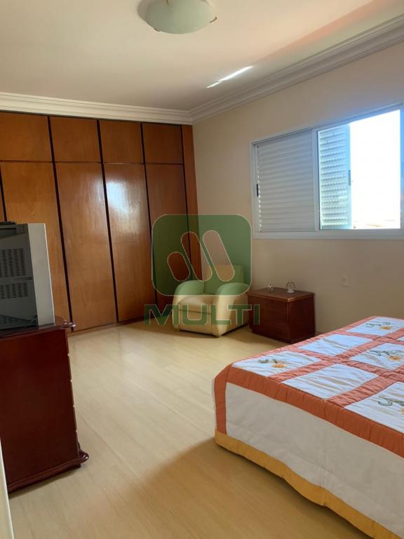 Casa à venda com 4 quartos, 370m² - Foto 14