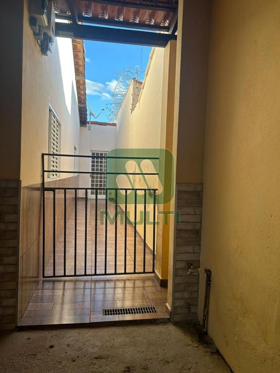 Casa à venda com 2 quartos, 110m² - Foto 8