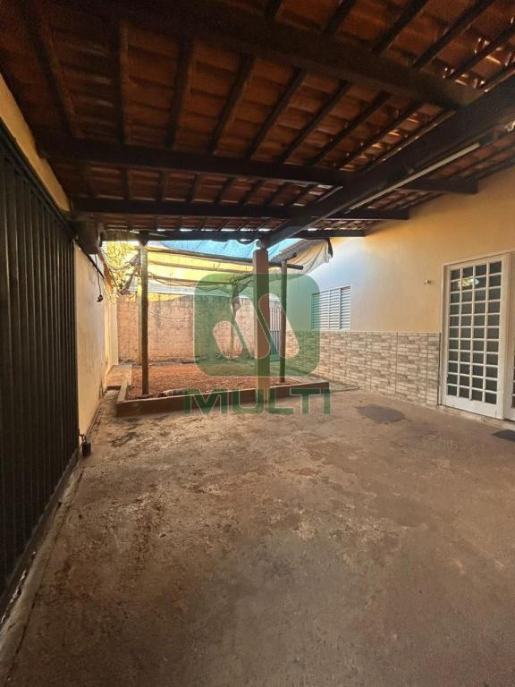 Casa à venda com 2 quartos, 110m² - Foto 9