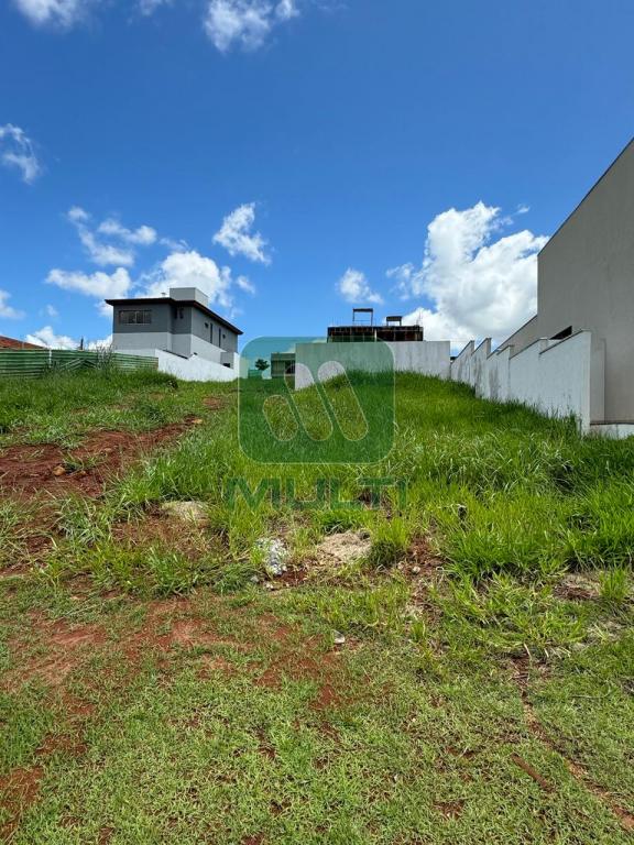 Terreno à venda com 1 quarto, 1m² - Foto 1