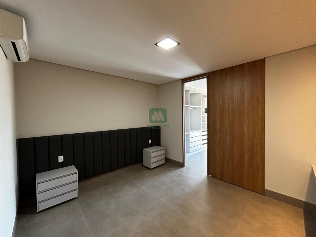 Casa à venda com 3 quartos, 282m² - Foto 16