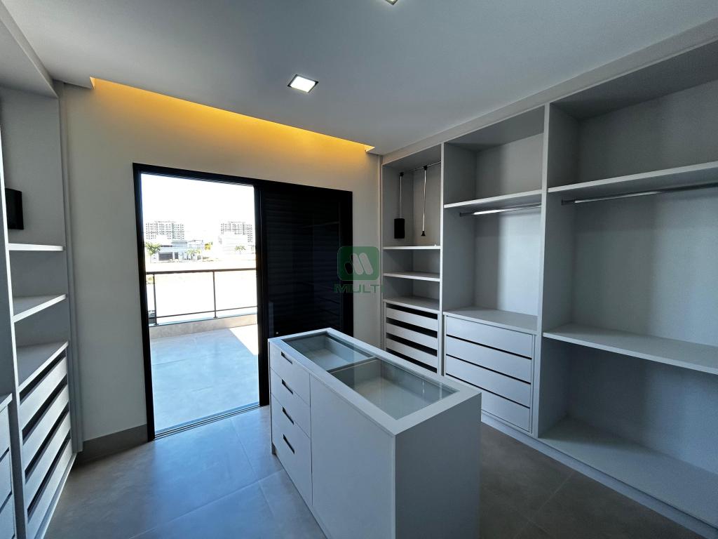 Casa à venda com 3 quartos, 282m² - Foto 18