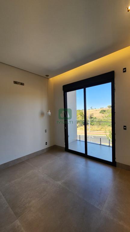 Casa de Condomínio à venda com 3 quartos, 235m² - Foto 11