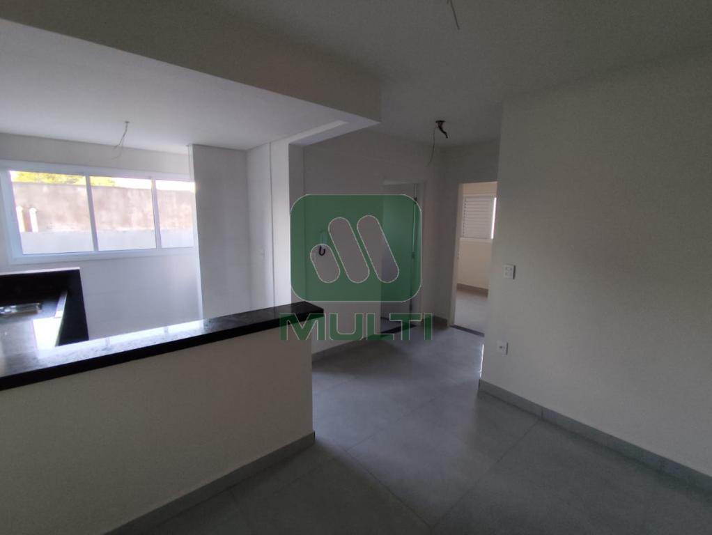 Apartamento à venda com 2 quartos, 43m² - Foto 2