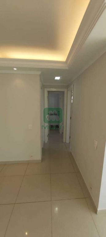 Apartamento à venda com 2 quartos, 62m² - Foto 3