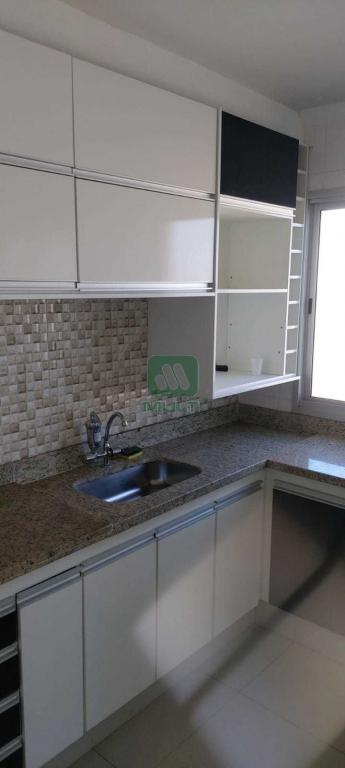 Apartamento à venda com 2 quartos, 62m² - Foto 4