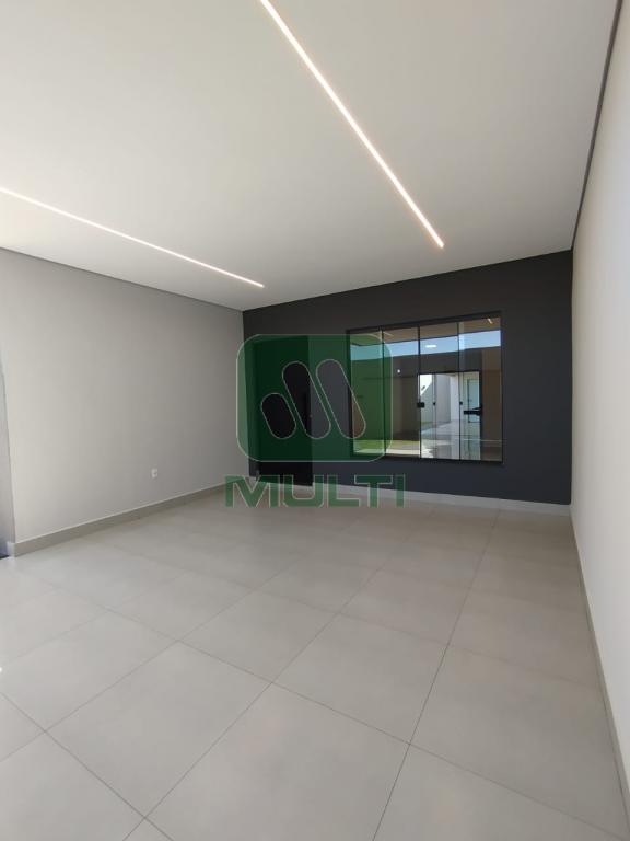 Casa à venda com 3 quartos, 140m² - Foto 2