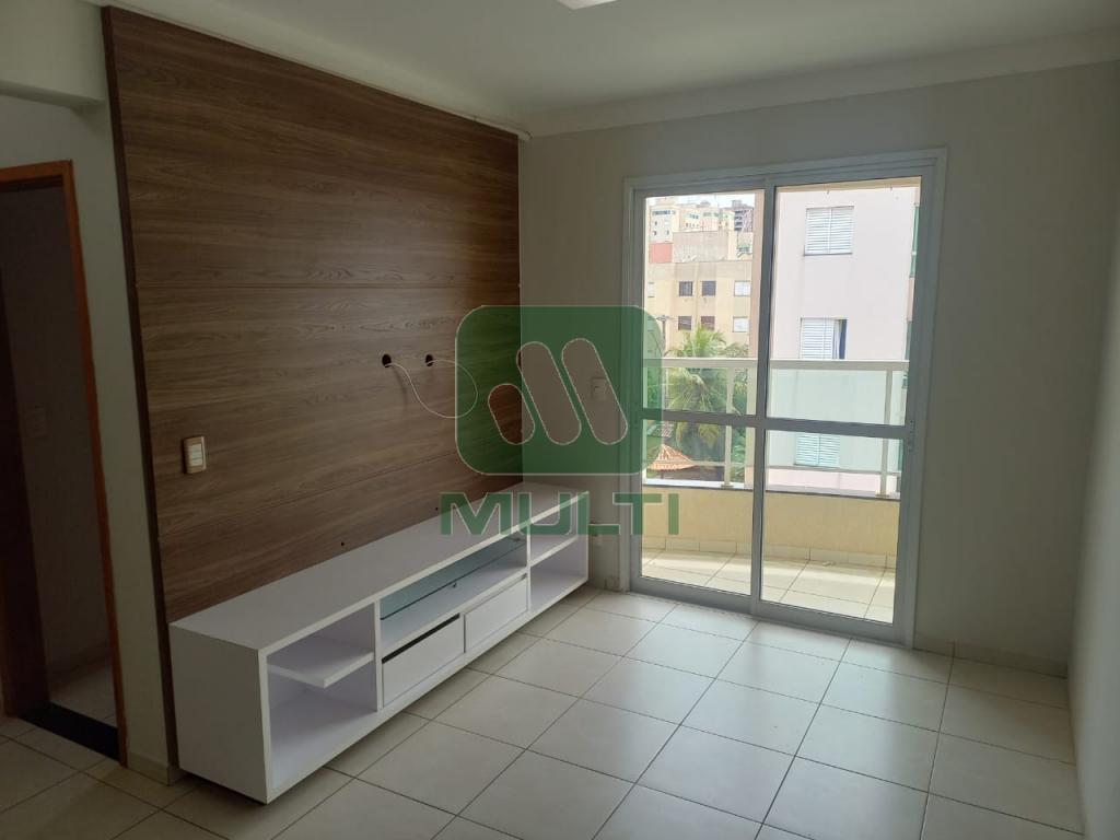 Apartamento à venda com 2 quartos, 70m² - Foto 1