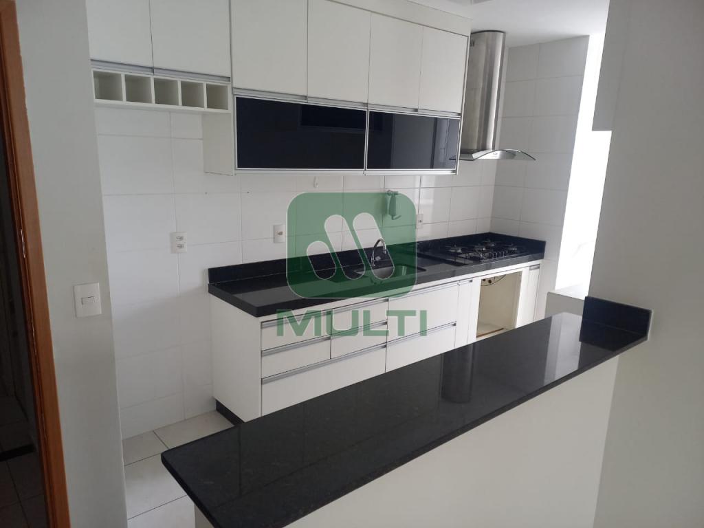 Apartamento à venda com 2 quartos, 70m² - Foto 9