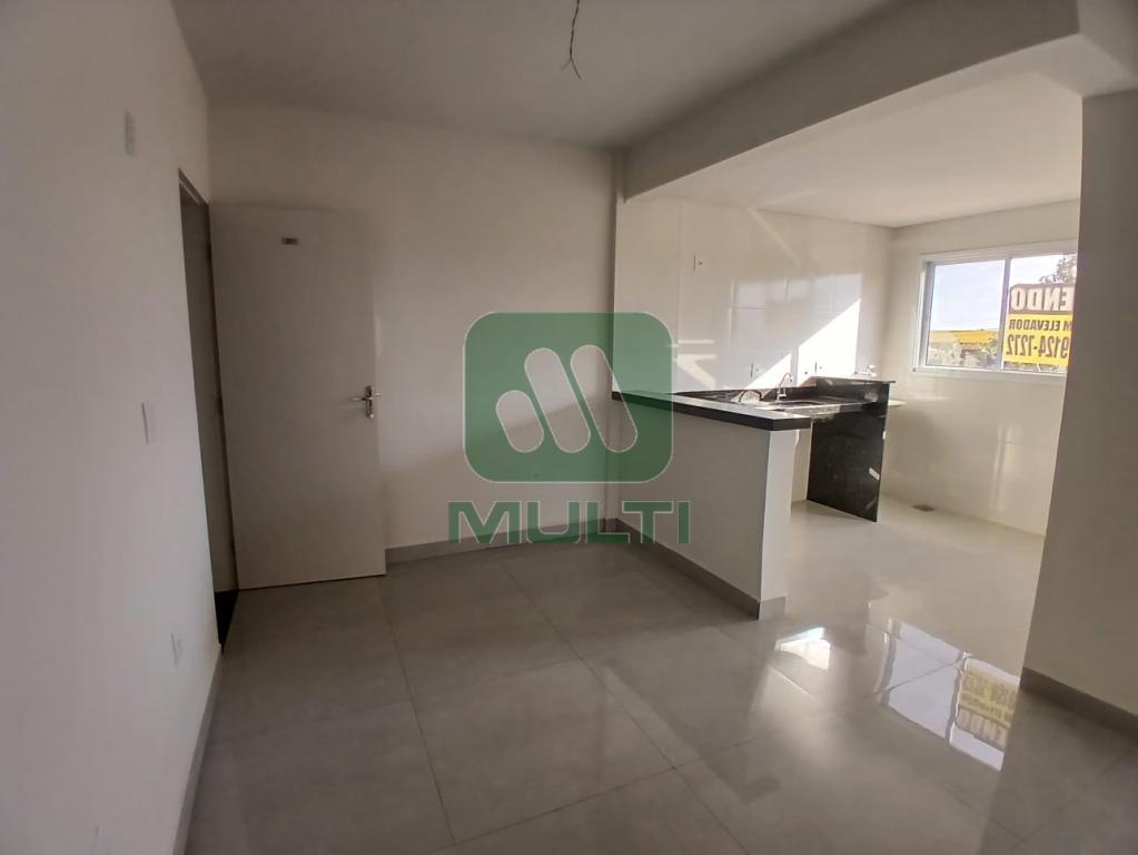 Apartamento à venda com 1 quarto, 42m² - Foto 2